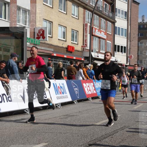 15.09.2024 - PSD Bank Halbmarathon Michael Strokosch http://msf.ph/oto/7063813 15.09.2024 11:53:00 Ziel 979, 1188, 1442, 1444, 1507, 1510, 1543, 1550, 1754, 1808, 1810, 1811, 2174, 2553 meine-sportfotos.de