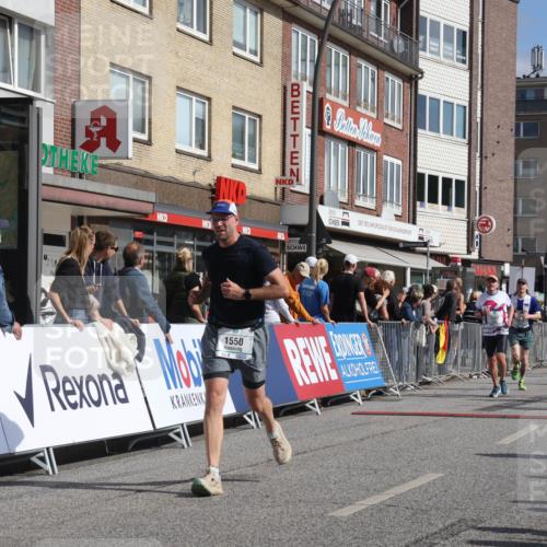 15.09.2024 - PSD Bank Halbmarathon Michael Strokosch http://msf.ph/oto/7063847 15.09.2024 11:53:04 Ziel 979, 1442, 1444, 1507, 1510, 1538, 1550, 1754, 1810, 1872, 2174, 2224, 2553, 2703 meine-sportfotos.de