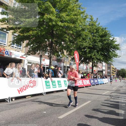 15.09.2024 - PSD Bank Halbmarathon Miley Keyser http://msf.ph/oto/7063909 15.09.2024 12:13:38 Ziel 1651, 1766, 2050, 2148, 2178, 3044, 3534 meine-sportfotos.de