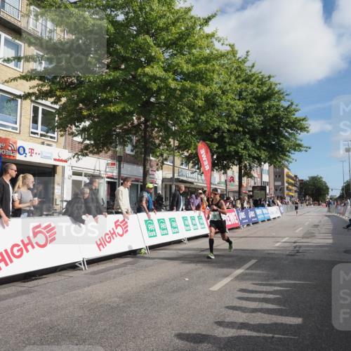 15.09.2024 - PSD Bank Halbmarathon Miley Keyser http://msf.ph/oto/7063921 15.09.2024 11:12:15 Ziel 503, 506, 526, 530 meine-sportfotos.de