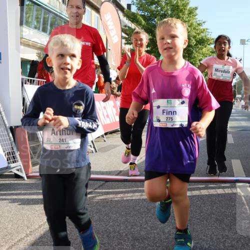 15.09.2024 - PSD Bank Halbmarathon Strokosch-Dieckow http://msf.ph/oto/7063934 15.09.2024 10:33:01 Ziel 1, 4, 33, 83, 176, 182, 232, 241, 275, 283, 302 meine-sportfotos.de