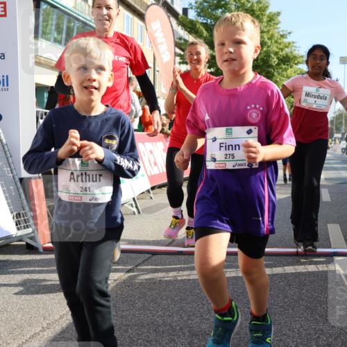 15.09.2024 - PSD Bank Halbmarathon Strokosch-Dieckow http://msf.ph/oto/7063947 15.09.2024 10:33:01 Ziel 1, 4, 33, 83, 176, 182, 232, 241, 275, 283, 302 meine-sportfotos.de