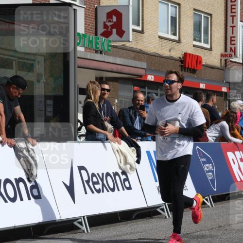 15.09.2024 - PSD Bank Halbmarathon Michael Strokosch http://msf.ph/oto/7064092 15.09.2024 11:53:42 Ziel 1267, 1295, 1503, 1506, 1561, 1621, 1638, 1669, 1916, 1923, 2146, 2498, 2516, 2815 meine-sportfotos.de