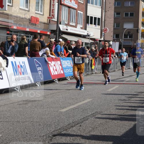 15.09.2024 - PSD Bank Halbmarathon Michael Strokosch http://msf.ph/oto/7064108 15.09.2024 11:53:44 Ziel 1267, 1295, 1503, 1506, 1621, 1638, 1669, 1923, 2146, 2416, 2498, 2516, 2815 meine-sportfotos.de