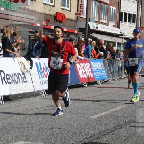 15.09.2024 - PSD Bank Halbmarathon Michael Strokosch http://msf.ph/oto/7064128 15.09.2024 11:53:47 Ziel 1267, 1295, 1503, 1506, 1638, 1669, 1923, 2416, 2498, 2516, 2815 meine-sportfotos.de