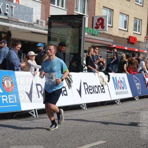 15.09.2024 - PSD Bank Halbmarathon Michael Strokosch http://msf.ph/oto/7064157 15.09.2024 11:53:51 Ziel 1267, 1506, 1537, 1638, 1669, 1807, 1923, 1995, 2416, 2498, 2516 meine-sportfotos.de