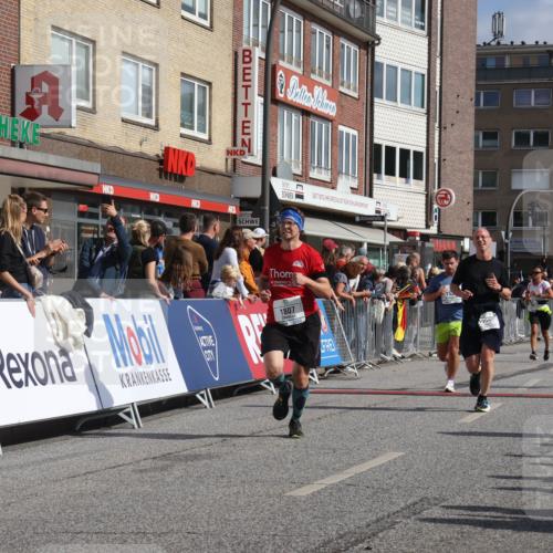 15.09.2024 - PSD Bank Halbmarathon Michael Strokosch http://msf.ph/oto/7064189 15.09.2024 11:53:56 Ziel 1267, 1506, 1537, 1638, 1669, 1807, 1976, 1995, 2416, 2516, 2706, 2757 meine-sportfotos.de