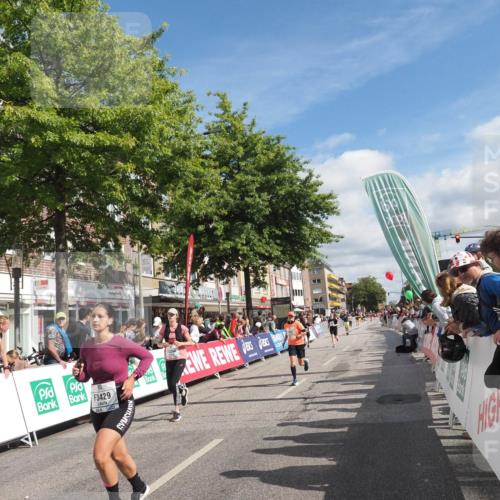 15.09.2024 - PSD Bank Halbmarathon Miley Keyser http://msf.ph/oto/7064256 15.09.2024 12:14:19 Ziel 1996, 2262, 2728, 2758, 3058, 3062, 3120, 3228, 3244, 3429, 3557 meine-sportfotos.de