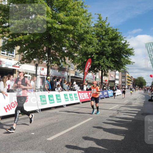 15.09.2024 - PSD Bank Halbmarathon Miley Keyser http://msf.ph/oto/7064278 15.09.2024 12:14:20 Ziel 1996, 2262, 2728, 2758, 3058, 3062, 3120, 3228, 3244, 3429, 3557 meine-sportfotos.de