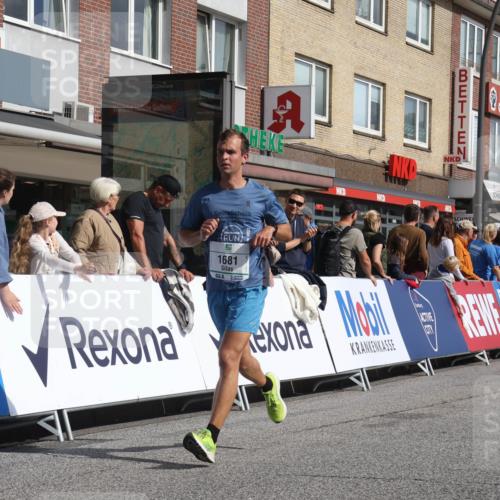 15.09.2024 - PSD Bank Halbmarathon Michael Strokosch http://msf.ph/oto/7064298 15.09.2024 11:54:18 Ziel 1681, 1770, 1924, 1927, 2541, 2687, 2733, 2925, 3229 meine-sportfotos.de