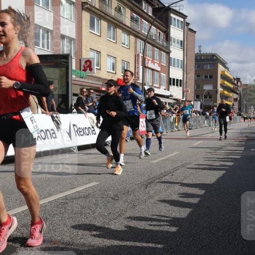 15.09.2024 - PSD Bank Halbmarathon Michael Strokosch http://msf.ph/oto/7064338 15.09.2024 11:54:25 Ziel 758, 790, 1205, 1681, 1770, 1794, 1924, 1927, 2541, 2687, 2733, 2925, 3229 meine-sportfotos.de