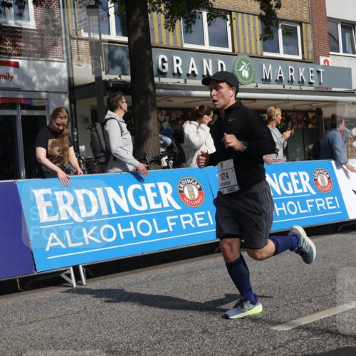 15.09.2024 - PSD Bank Halbmarathon Michael Strokosch http://msf.ph/oto/7064352 15.09.2024 11:54:27 Ziel 758, 790, 1205, 1681, 1770, 1794, 1887, 1924, 1927, 2687, 2733, 2818, 2925, 3229 meine-sportfotos.de