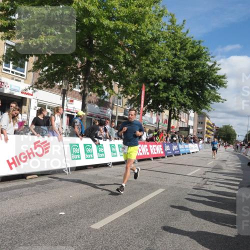 15.09.2024 - PSD Bank Halbmarathon Miley Keyser http://msf.ph/oto/7064366 15.09.2024 12:14:27 Ziel 1996, 2350, 3021, 3058, 3062, 3228, 3244, 3429, 3557 meine-sportfotos.de