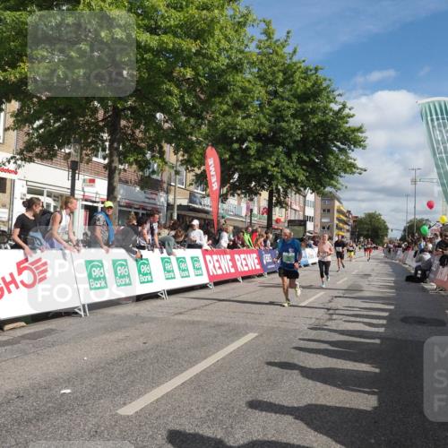 15.09.2024 - PSD Bank Halbmarathon Miley Keyser http://msf.ph/oto/7064377 15.09.2024 12:14:32 Ziel 1896, 1996, 2350, 3021, 3132, 3228, 3557 meine-sportfotos.de