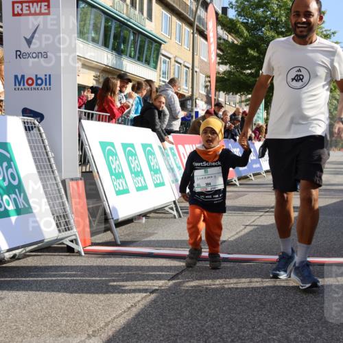 15.09.2024 - PSD Bank Halbmarathon Strokosch-Dieckow http://msf.ph/oto/7064390 15.09.2024 10:33:44 Ziel 224, 304 meine-sportfotos.de