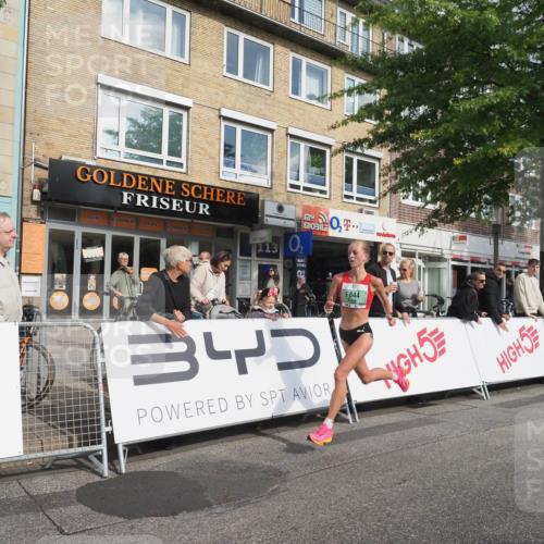 15.09.2024 - PSD Bank Halbmarathon Miley Keyser http://msf.ph/oto/7064403 15.09.2024 11:13:13 Ziel 547, 555, 594, 844 meine-sportfotos.de