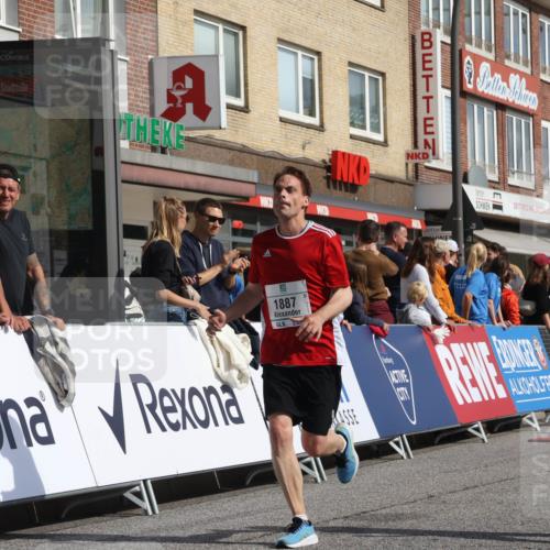 15.09.2024 - PSD Bank Halbmarathon Michael Strokosch http://msf.ph/oto/7064404 15.09.2024 11:54:35 Ziel 758, 790, 1205, 1794, 1871, 1887, 1924, 1927, 2687, 2695, 2818, 2925, 3517 meine-sportfotos.de