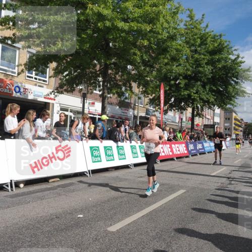 15.09.2024 - PSD Bank Halbmarathon Miley Keyser http://msf.ph/oto/7064409 15.09.2024 12:14:35 Ziel 1896, 1996, 2350, 3021, 3132 meine-sportfotos.de
