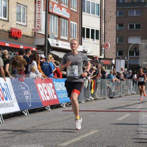 15.09.2024 - PSD Bank Halbmarathon Michael Strokosch http://msf.ph/oto/7064415 15.09.2024 11:54:37 Ziel 758, 790, 1205, 1794, 1871, 1887, 1924, 1927, 2695, 2818, 2925, 3517 meine-sportfotos.de