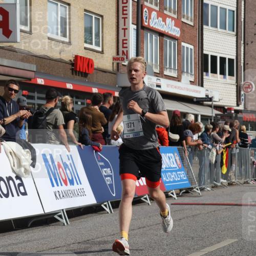 15.09.2024 - PSD Bank Halbmarathon Michael Strokosch http://msf.ph/oto/7064417 15.09.2024 11:54:38 Ziel 758, 790, 834, 1205, 1588, 1762, 1794, 1871, 1887, 2695, 2818, 3517 meine-sportfotos.de