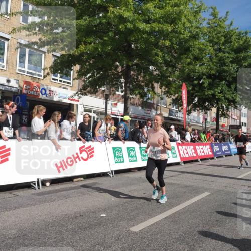 15.09.2024 - PSD Bank Halbmarathon Miley Keyser http://msf.ph/oto/7064418 15.09.2024 12:14:35 Ziel 1896, 1996, 2350, 3021, 3132 meine-sportfotos.de