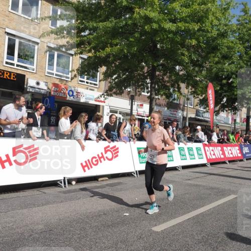15.09.2024 - PSD Bank Halbmarathon Miley Keyser http://msf.ph/oto/7064427 15.09.2024 12:14:35 Ziel 1896, 1996, 2350, 3021, 3132 meine-sportfotos.de