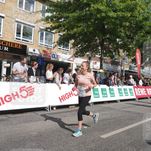 15.09.2024 - PSD Bank Halbmarathon Miley Keyser http://msf.ph/oto/7064434 15.09.2024 12:14:35 Ziel 1896, 1996, 2350, 3021, 3132 meine-sportfotos.de