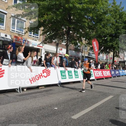 15.09.2024 - PSD Bank Halbmarathon Miley Keyser http://msf.ph/oto/7064499 15.09.2024 12:14:46 Ziel 972, 1896, 2350, 2390, 2557, 2573, 3132 meine-sportfotos.de