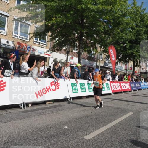 15.09.2024 - PSD Bank Halbmarathon Miley Keyser http://msf.ph/oto/7064504 15.09.2024 12:14:46 Ziel 972, 1896, 2350, 2390, 2557, 2573, 3132 meine-sportfotos.de