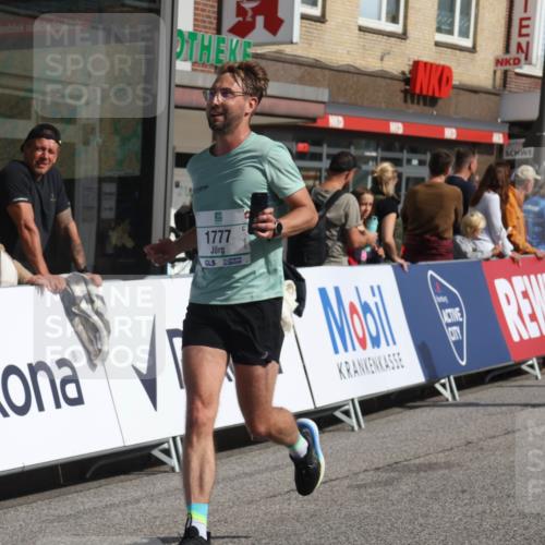 15.09.2024 - PSD Bank Halbmarathon Michael Strokosch http://msf.ph/oto/7064597 15.09.2024 11:55:06 Ziel 1404, 1540, 1617, 1682, 1777, 1780, 1814, 1894, 2671, 3524 meine-sportfotos.de