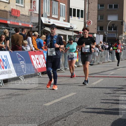 15.09.2024 - PSD Bank Halbmarathon Michael Strokosch http://msf.ph/oto/7064600 15.09.2024 11:55:07 Ziel 1404, 1540, 1617, 1682, 1777, 1780, 1814, 1894, 2671, 3524 meine-sportfotos.de