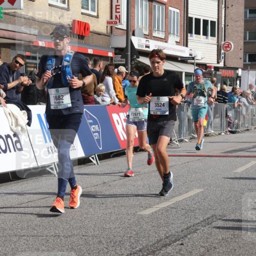 15.09.2024 - PSD Bank Halbmarathon Michael Strokosch http://msf.ph/oto/7064610 15.09.2024 11:55:08 Ziel 1404, 1540, 1617, 1682, 1777, 1780, 1814, 1894, 2671, 3524 meine-sportfotos.de
