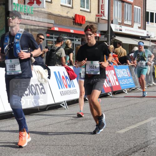 15.09.2024 - PSD Bank Halbmarathon Michael Strokosch http://msf.ph/oto/7064615 15.09.2024 11:55:09 Ziel 1404, 1540, 1617, 1682, 1777, 1780, 1814, 1894, 2671, 3524 meine-sportfotos.de
