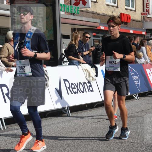 15.09.2024 - PSD Bank Halbmarathon Michael Strokosch http://msf.ph/oto/7064620 15.09.2024 11:55:09 Ziel 1404, 1540, 1617, 1682, 1777, 1780, 1814, 1894, 2671, 3524 meine-sportfotos.de