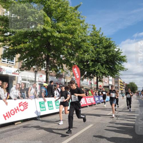 15.09.2024 - PSD Bank Halbmarathon Miley Keyser http://msf.ph/oto/7064681 15.09.2024 12:14:59 Ziel 798, 972, 1544, 1950, 2390, 2530, 2557, 2573, 3000, 3052, 3168 meine-sportfotos.de