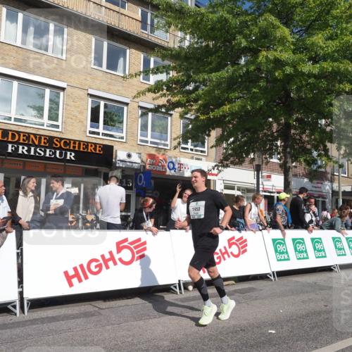 15.09.2024 - PSD Bank Halbmarathon Miley Keyser http://msf.ph/oto/7064782 15.09.2024 12:15:03 Ziel 798, 1544, 1950, 2091, 2118, 2390, 2522, 2530, 2557, 3000, 3052, 3168 meine-sportfotos.de