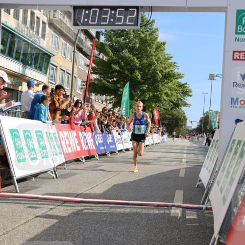 15.09.2024 - PSD Bank Halbmarathon Strokosch-Dieckow http://msf.ph/oto/7064798 15.09.2024 11:04:43 Ziel 451 meine-sportfotos.de