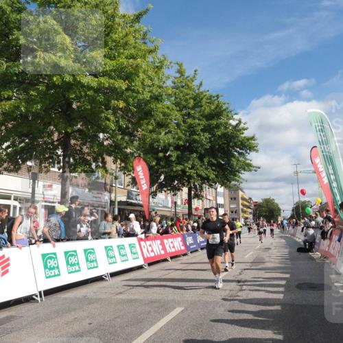 15.09.2024 - PSD Bank Halbmarathon Miley Keyser http://msf.ph/oto/7064810 15.09.2024 12:15:10 Ziel 798, 1544, 1950, 1964, 2091, 2118, 2522, 2530, 3000, 3052, 3078, 3080, 3168, 3170 meine-sportfotos.de