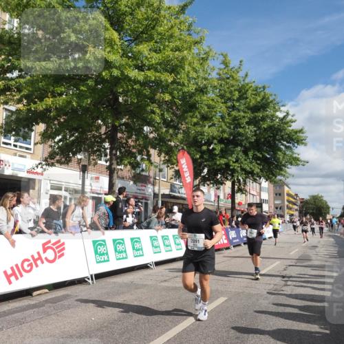 15.09.2024 - PSD Bank Halbmarathon Miley Keyser http://msf.ph/oto/7064847 15.09.2024 12:15:11 Ziel 1544, 1950, 1964, 2091, 2118, 2522, 2530, 3000, 3052, 3078, 3080, 3170 meine-sportfotos.de