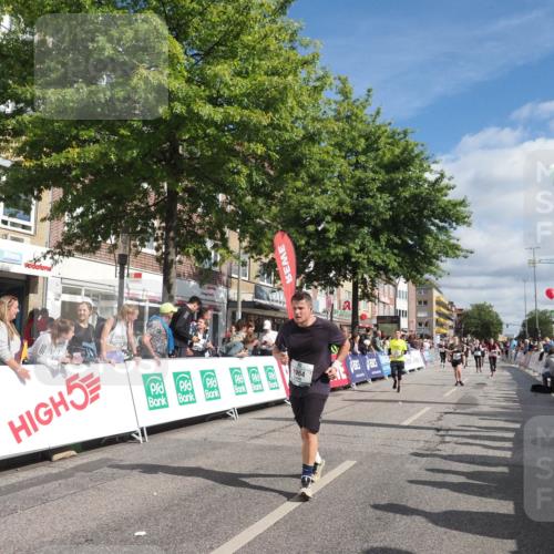 15.09.2024 - PSD Bank Halbmarathon Miley Keyser http://msf.ph/oto/7064861 15.09.2024 12:15:13 Ziel 1950, 1964, 2091, 2118, 2258, 2522, 2530, 3078, 3079, 3080, 3170, 3375, 3376 meine-sportfotos.de