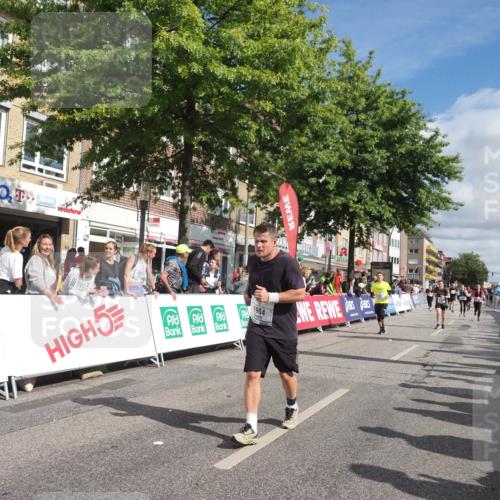 15.09.2024 - PSD Bank Halbmarathon Miley Keyser http://msf.ph/oto/7064875 15.09.2024 12:15:13 Ziel 1950, 1964, 2091, 2118, 2258, 2522, 2530, 3078, 3079, 3080, 3170, 3375, 3376 meine-sportfotos.de