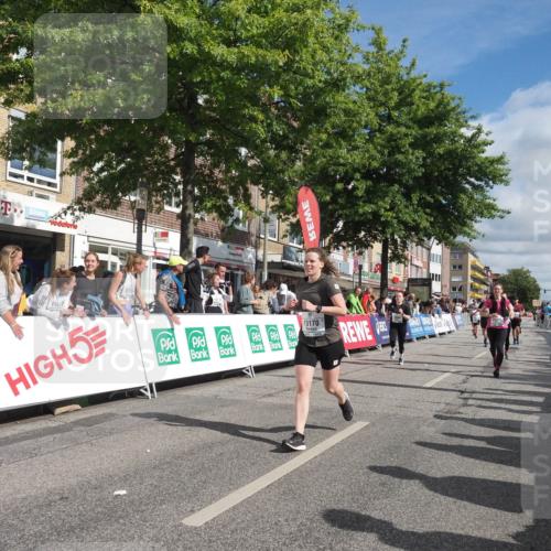 15.09.2024 - PSD Bank Halbmarathon Miley Keyser http://msf.ph/oto/7064915 15.09.2024 12:15:17 Ziel 1964, 2091, 2097, 2118, 2234, 2258, 2522, 3078, 3079, 3080, 3170, 3353, 3375, 3376, 3548 meine-sportfotos.de