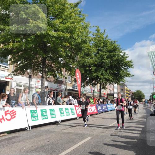 15.09.2024 - PSD Bank Halbmarathon Miley Keyser http://msf.ph/oto/7064919 15.09.2024 12:15:18 Ziel 1964, 2091, 2097, 2118, 2234, 2258, 2522, 3078, 3079, 3080, 3170, 3353, 3375, 3376, 3548 meine-sportfotos.de