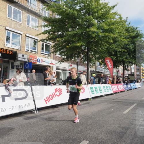 15.09.2024 - PSD Bank Halbmarathon Miley Keyser http://msf.ph/oto/7064940 15.09.2024 11:14:10 Ziel 406, 417, 421, 527, 549 meine-sportfotos.de