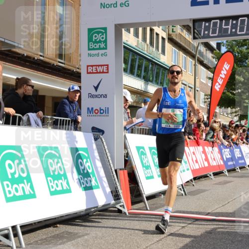 15.09.2024 - PSD Bank Halbmarathon Strokosch-Dieckow http://msf.ph/oto/7064944 15.09.2024 11:04:56 Ziel 451, 453 meine-sportfotos.de