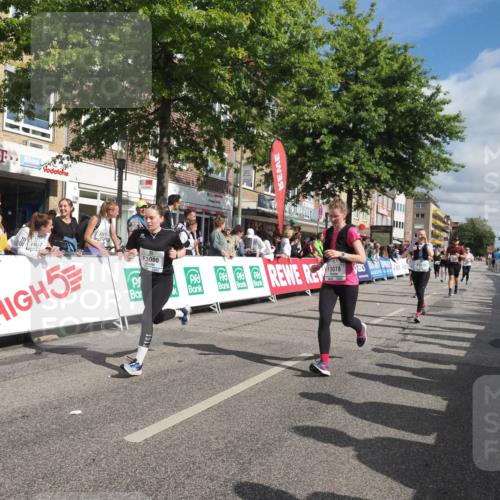 15.09.2024 - PSD Bank Halbmarathon Miley Keyser http://msf.ph/oto/7064952 15.09.2024 12:15:19 Ziel 1964, 2091, 2097, 2118, 2234, 2258, 2522, 3078, 3079, 3080, 3170, 3353, 3375, 3376, 3548 meine-sportfotos.de