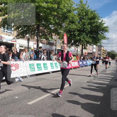 15.09.2024 - PSD Bank Halbmarathon Miley Keyser http://msf.ph/oto/7064962 15.09.2024 12:15:20 Ziel 1964, 2091, 2097, 2118, 2234, 2258, 2522, 3078, 3079, 3080, 3170, 3353, 3375, 3376, 3548 meine-sportfotos.de