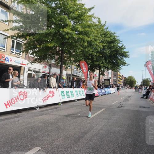 15.09.2024 - PSD Bank Halbmarathon Miley Keyser http://msf.ph/oto/7064969 15.09.2024 11:14:14 Ziel 406, 417, 421, 549, 568, 589 meine-sportfotos.de