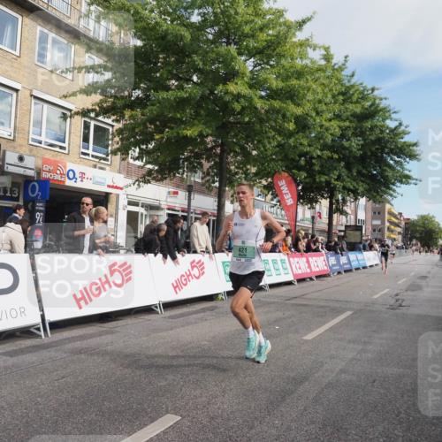 15.09.2024 - PSD Bank Halbmarathon Miley Keyser http://msf.ph/oto/7064982 15.09.2024 11:14:15 Ziel 406, 417, 421, 544, 549, 568, 589 meine-sportfotos.de