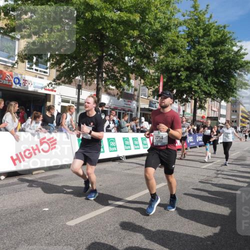 15.09.2024 - PSD Bank Halbmarathon Miley Keyser http://msf.ph/oto/7065021 15.09.2024 12:15:23 Ziel 1964, 2091, 2097, 2118, 2234, 2258, 2522, 3078, 3079, 3080, 3170, 3353, 3375, 3376, 3548 meine-sportfotos.de